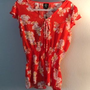 Floral short sleeve top